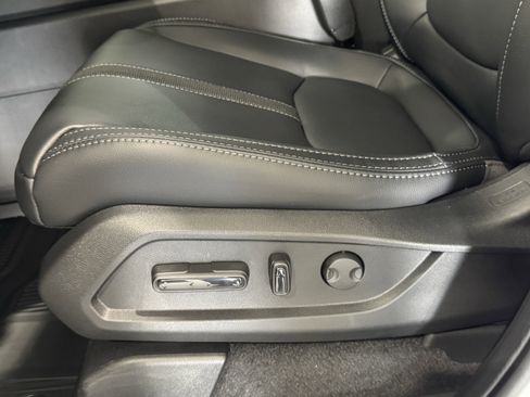 New 2025 Honda Pilot Touring image 36