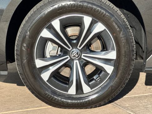 Certified 2025 Toyota bZ4X FWD image 34