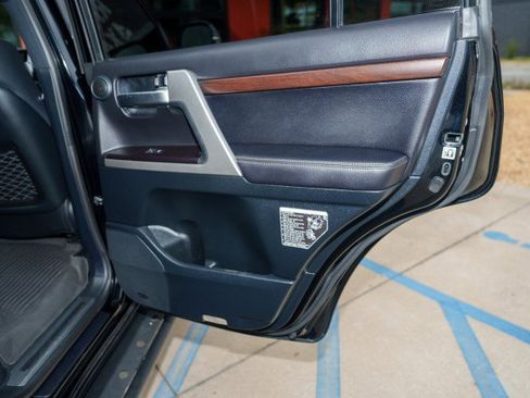 Used 2020 Toyota Land Cruiser Heritage Edition image 21