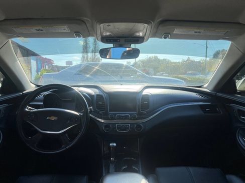 Used 2017 Chevrolet Impala LT image 27