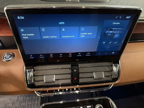 Certified 2023 Lincoln Navigator Reserve AWD/4WD image 9