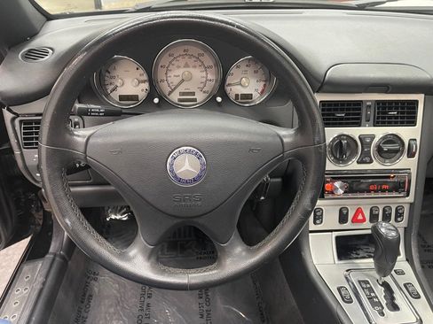 Used 2004 Mercedes-Benz SLK 230 image 25