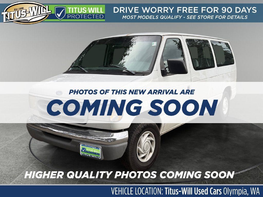 Used 1997 Ford E-150 and Econoline 150 Club Wagon RWD image 2