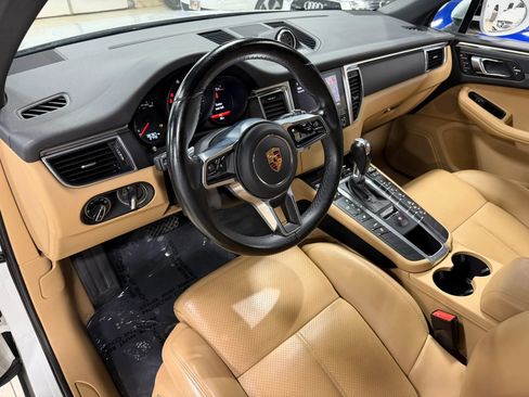 Used 2018 Porsche Macan AWD/4WD image 8