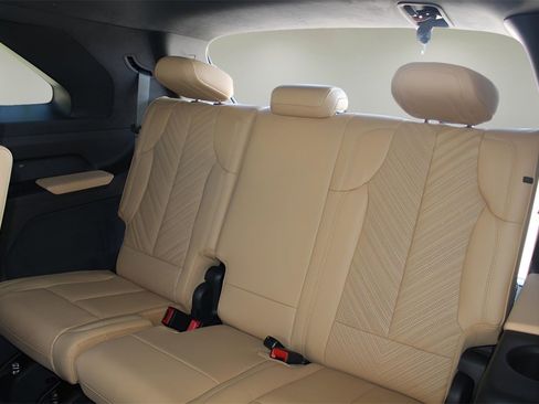 New 2025 Cadillac Escalade IQ Luxury 2 w/ LPO, Radiant Package image 16