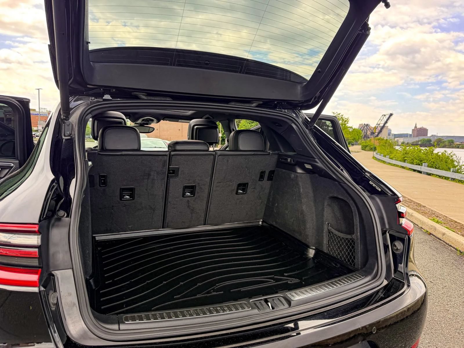 Used 2017 Porsche Macan S AWD/4WD image 26