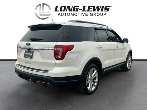 Used 2018 Ford Explorer XLT w/ Equipment Group 202A FWD image 7