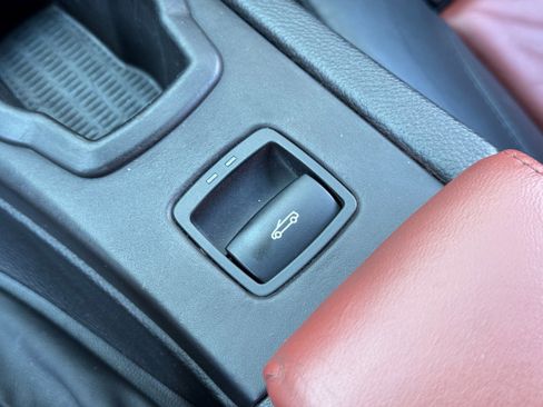 Used 2012 BMW M3 Convertible image 27