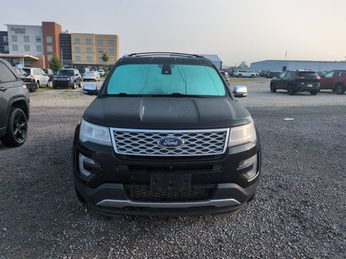 Used 2017 Ford Explorer Platinum AWD/4WD image 2