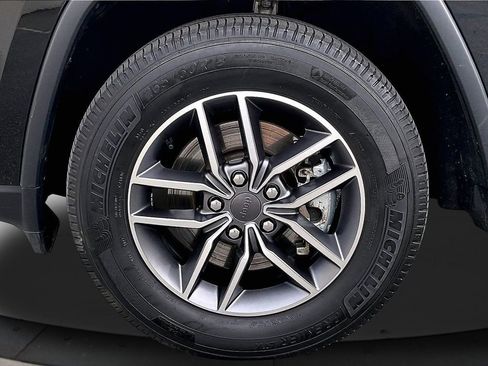 Certified 2022 Jeep Grand Cherokee Limited image 35