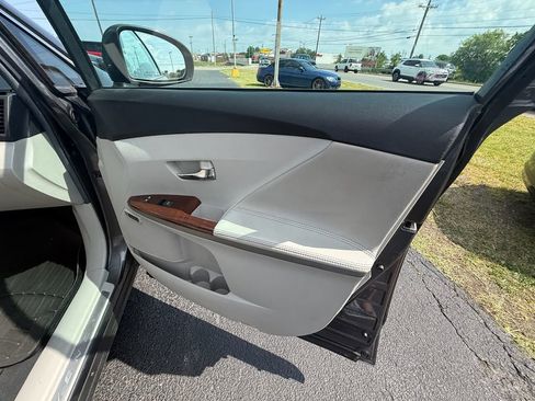 Used 2011 Toyota Venza w/ Comfort Pkg image 21