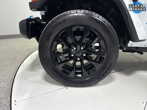 Used 2024 Jeep Wrangler Unlimited Sahara w/ Technology Group image 10