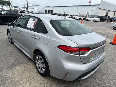 Used 2022 Toyota Corolla LE FWD image 6
