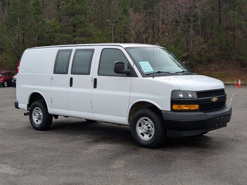 Used 2020 Chevrolet Express 2500 w/ Driver Convenience Package image 11