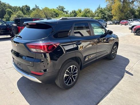 Used 2024 Chevrolet TrailBlazer LT w/ Convenience Package FWD image 7