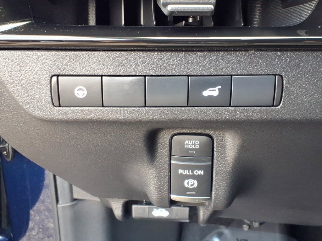 Certified 2025 Nissan Murano SV AWD/4WD image 19