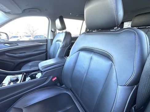 Used 2023 Jeep Grand Cherokee L Limited w/ Black Appearance Package image 17