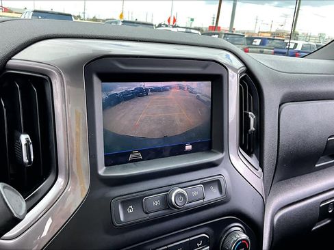 Used 2020 Chevrolet Silverado 1500 Custom w/ Custom Value Package image 25