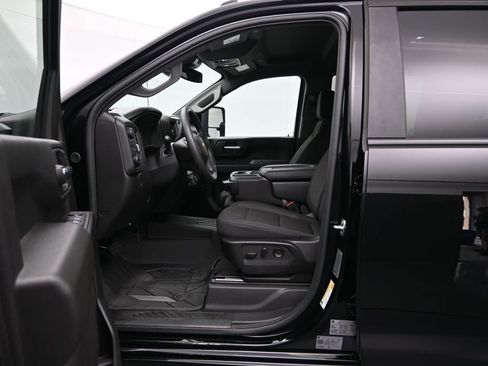 Used 2024 Chevrolet Silverado 2500 Custom w/ Custom Value Package AWD/4WD image 19