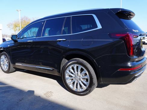 Used 2020 Cadillac XT6 Premium Luxury w/ Platinum Package image 4