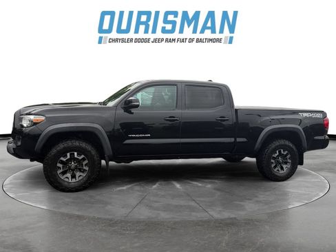Used 2019 Toyota Tacoma TRD Off-Road w/ TRD Premium Off Road Package AWD/4WD image 3