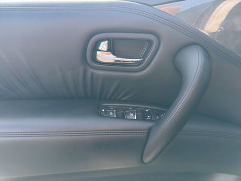 Used 2022 Nissan Armada SV image 12