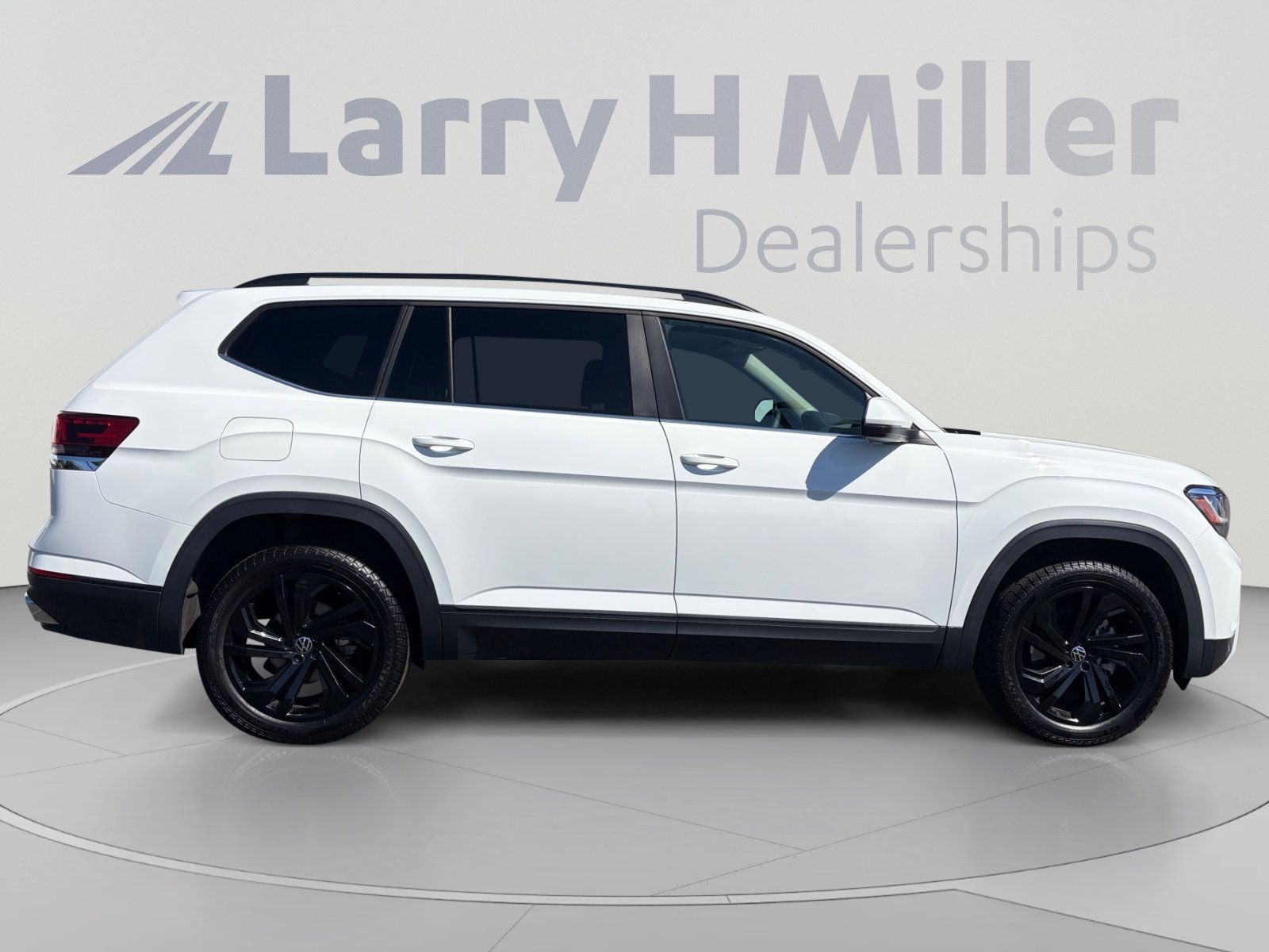 Used 2022 Volkswagen Atlas SE w/ Panoramic Sunroof Package FWD image 6
