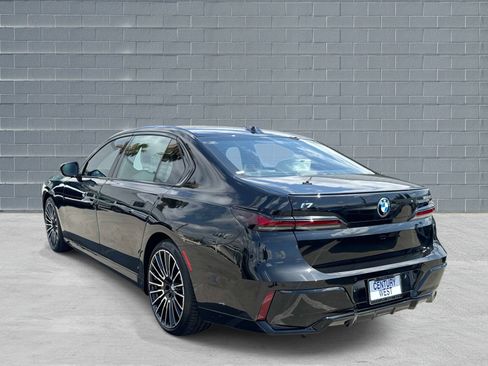 Used 2025 BMW i7 eDrive50 w/ M Sport Package RWD image 3