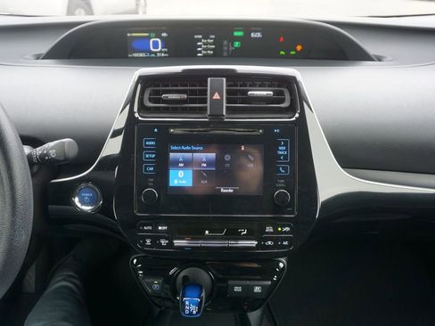 Certified 2019 Toyota Prius LE FWD image 7