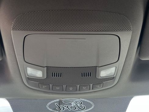 Used 2017 Ford F150 XLT AWD/4WD image 12