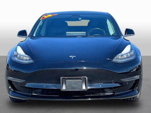 Used 2018 Tesla Model 3 Mid Range image 3