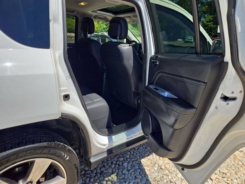 Used 2016 Jeep Compass High Altitude AWD/4WD image 19