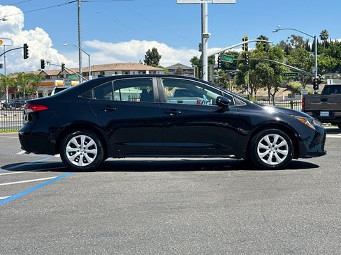 Used 2025 Toyota Corolla LE FWD image 6