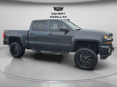 Used 2018 Chevrolet Silverado 1500 LT w/ Texas Edition image 12