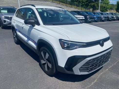 Used 2025 Volkswagen Taos S AWD/4WD image 8