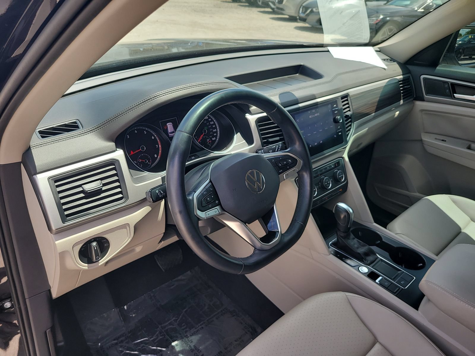 Used 2021 Volkswagen Atlas SE w/ Towing Package FWD image 18