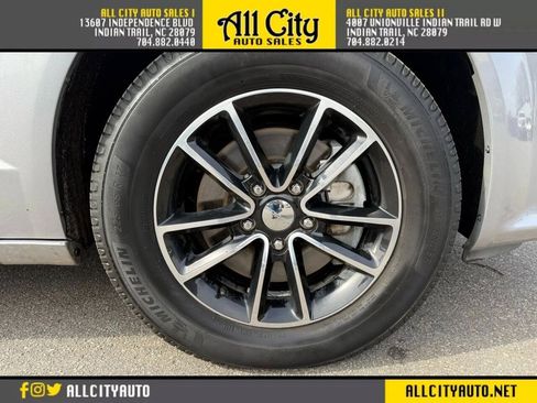 Used 2018 Dodge Grand Caravan SE FWD image 28