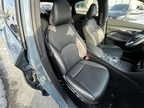 Certified 2023 INFINITI QX55 Essential image 25