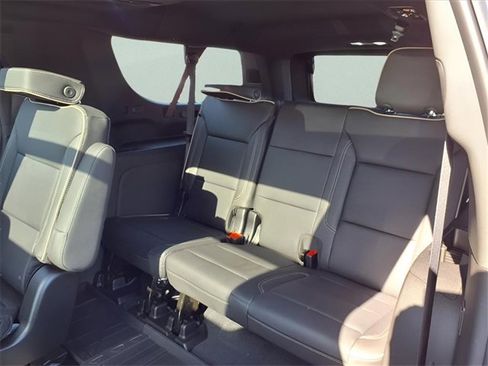 New 2026 Chevrolet Suburban Premier image 21