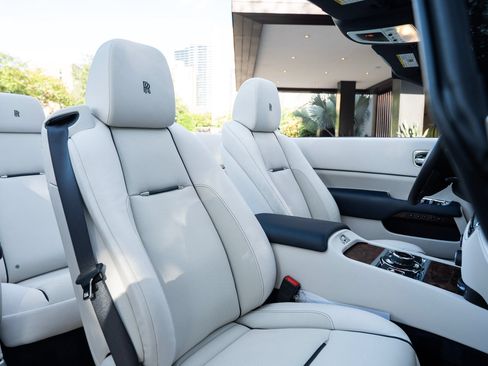 Certified 2020 Rolls-Royce Dawn RWD image 25