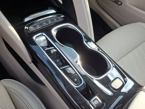 Used 2022 Buick Envision Avenir w/ Technology Package II image 15