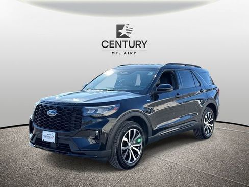 Used 2025 Ford Explorer ST-Line image 6