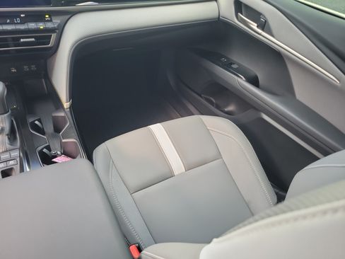 Used 2025 Toyota Camry SE FWD image 20