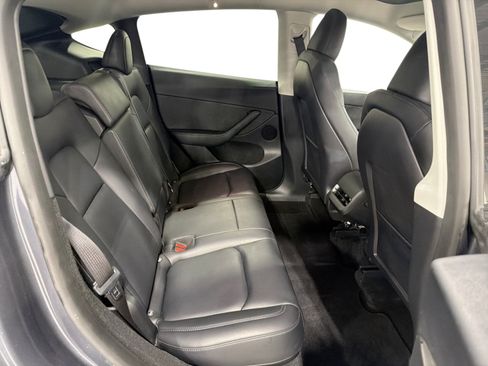 Certified 2023 Tesla Model Y Long Range AWD/4WD image 11