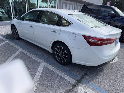 Used 2017 Toyota Avalon XLE image 2