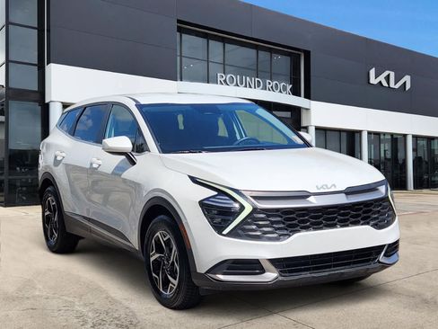 Certified 2025 Kia Sportage LX FWD image 3