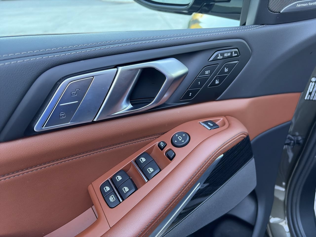 Used 2026 BMW X7 M60i AWD/4WD image 19