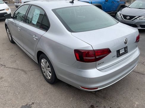 Used 2016 Volkswagen Jetta S image 9