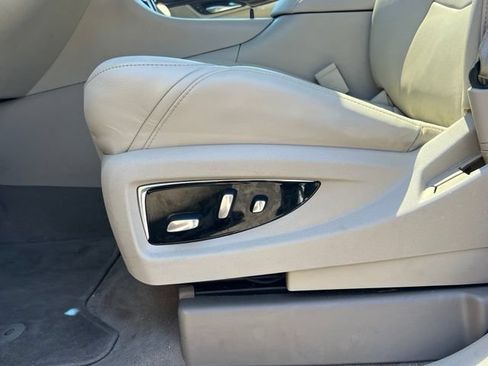 Used 2017 Cadillac Escalade ESV Premium Luxury AWD/4WD image 22