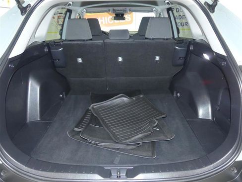Used 2022 Toyota RAV4 XLE image 29
